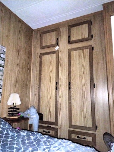 32br2closet.jpg